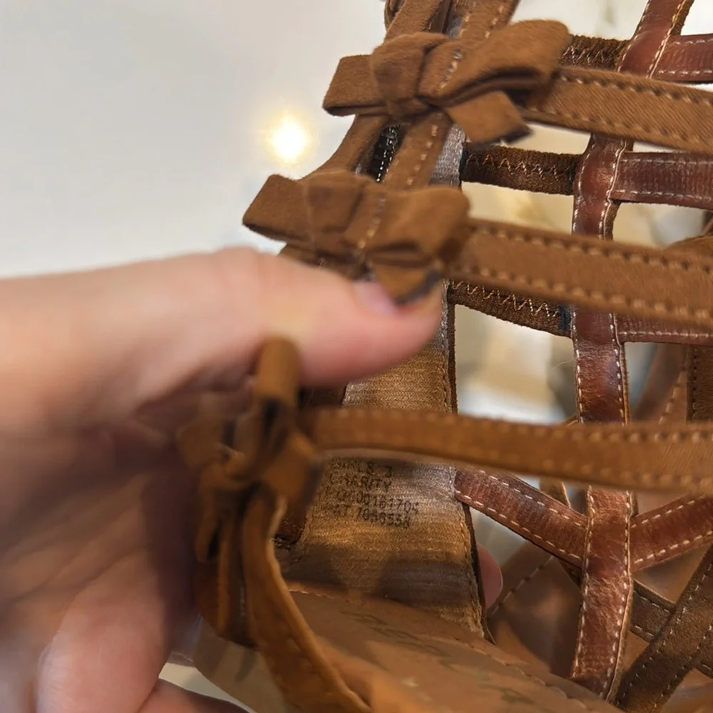 NEW Girls Report Brown Gladiator Sandals size 3 - Picture 6 of 6